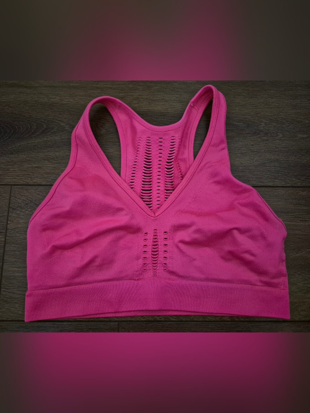Victoria's Secret Sport Seamless Laser Cut Sports Bra Sz M Hot Pink Training